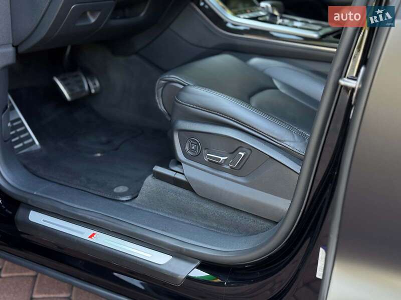 Позашляховик / Кросовер Audi Q8 2019 в Києві