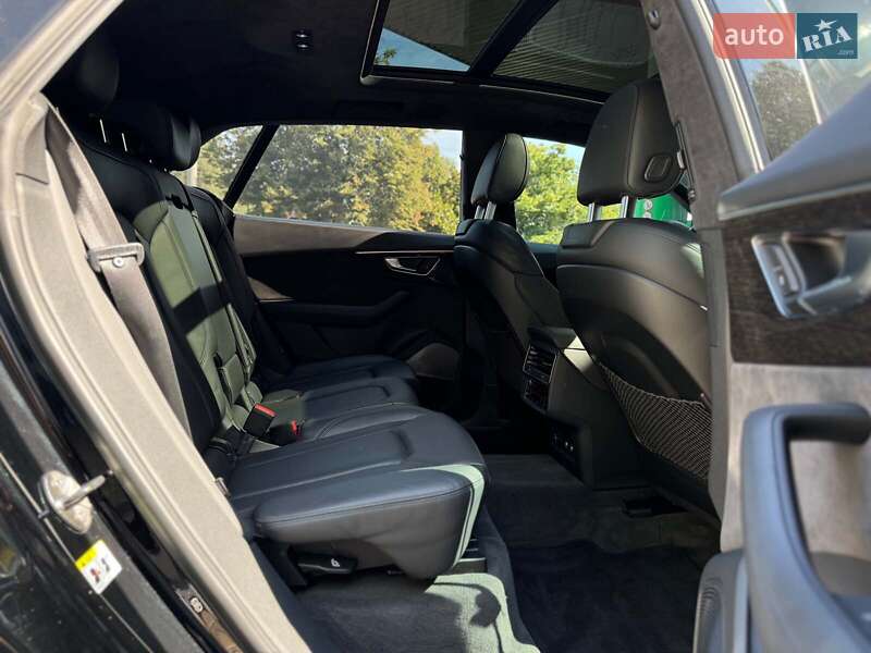 Позашляховик / Кросовер Audi Q8 2019 в Києві