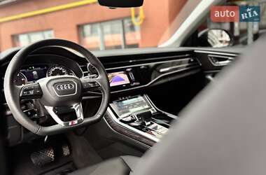 Внедорожник / Кроссовер Audi Q8 2018 в 