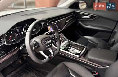 Внедорожник / Кроссовер Audi Q8 2018 в 