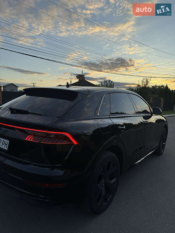 Позашляховик / Кросовер Audi Q8 2020 в Києві