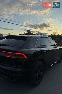 Внедорожник / Кроссовер Audi Q8 2020 в 