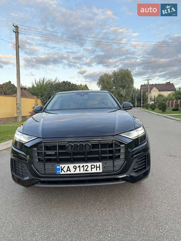 Позашляховик / Кросовер Audi Q8 2020 в Києві