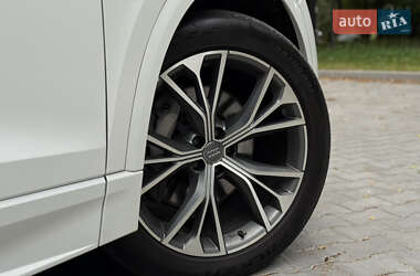 Внедорожник / Кроссовер Audi Q8 2020 в 