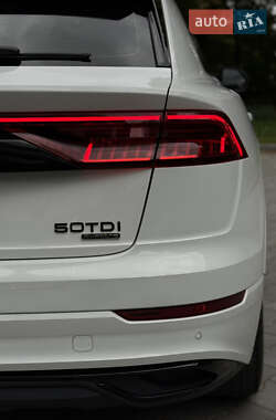 Внедорожник / Кроссовер Audi Q8 2020 в 
