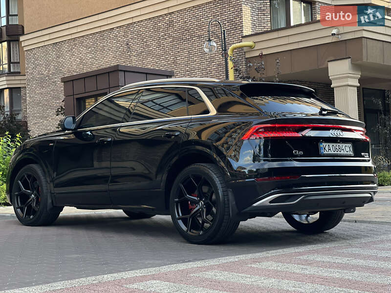 Внедорожник / Кроссовер Audi Q8 2021 в Киеве
