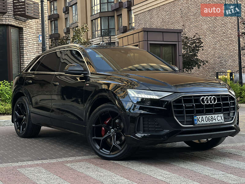 Внедорожник / Кроссовер Audi Q8 2021 в Киеве