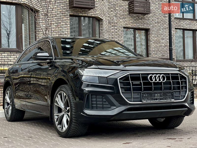 Внедорожник / Кроссовер Audi Q8 2021 в Киеве