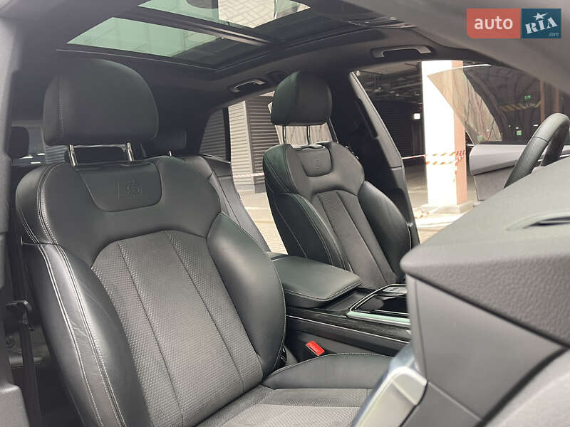 Внедорожник / Кроссовер Audi Q8 2021 в Киеве