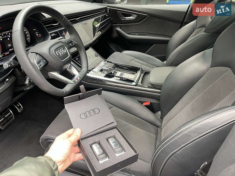 Внедорожник / Кроссовер Audi Q8 2021 в Киеве
