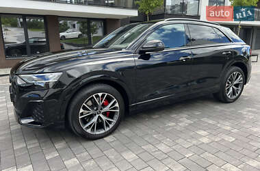 Внедорожник / Кроссовер Audi Q8 2024 в 