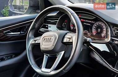 Внедорожник / Кроссовер Audi Q8 2019 в 