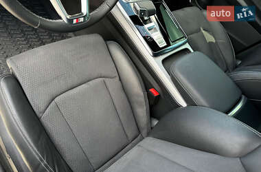 Внедорожник / Кроссовер Audi Q8 2024 в 