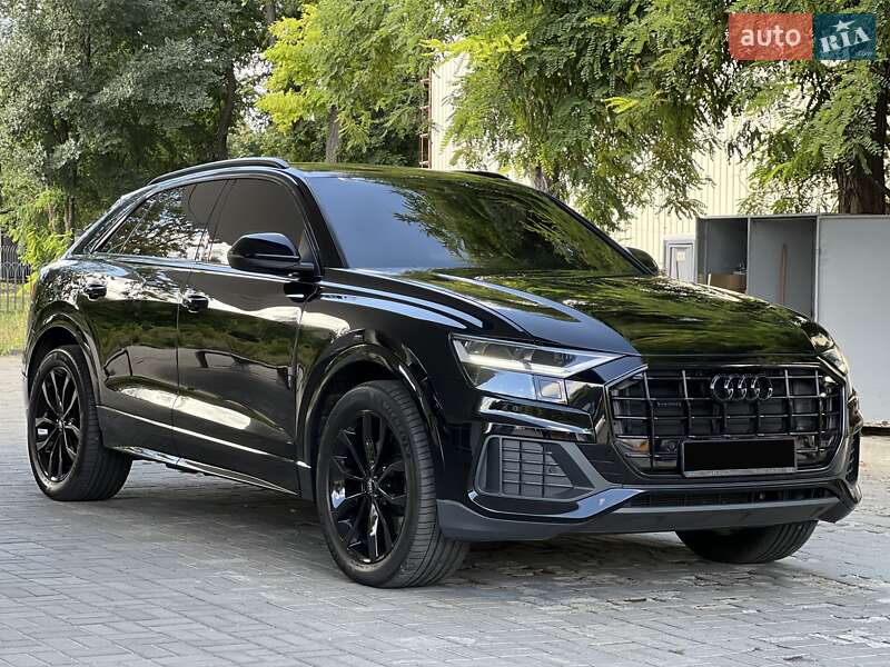 Внедорожник / Кроссовер Audi Q8 2021 в Днепре
