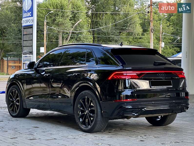 Внедорожник / Кроссовер Audi Q8 2021 в Днепре