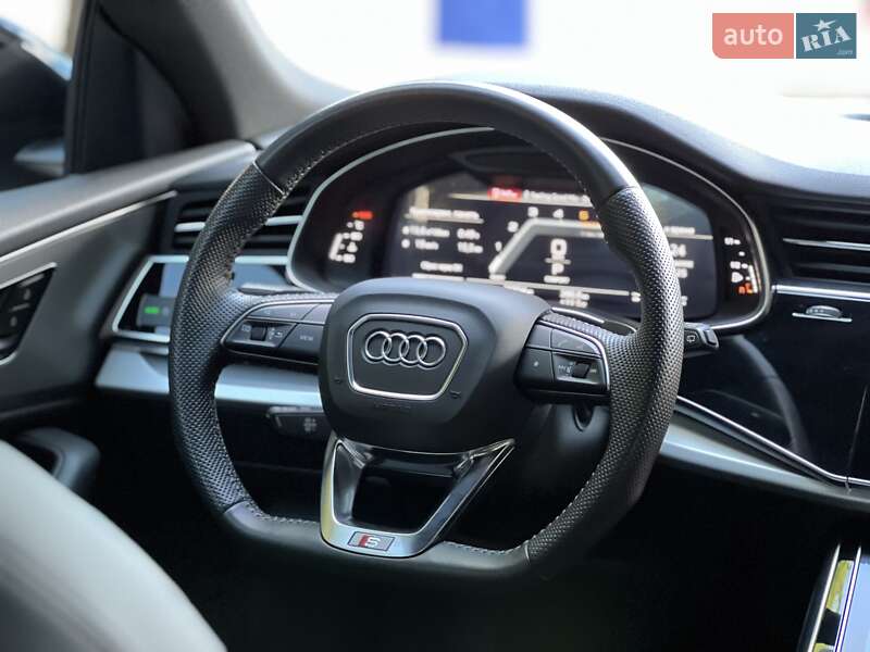 Внедорожник / Кроссовер Audi Q8 2021 в Днепре