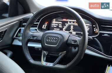 Внедорожник / Кроссовер Audi Q8 2021 в 