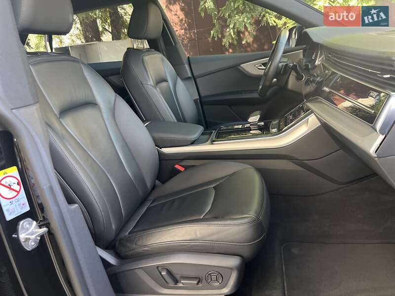 Внедорожник / Кроссовер Audi Q8 2021 в Днепре