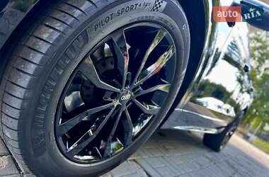Внедорожник / Кроссовер Audi Q8 2021 в 