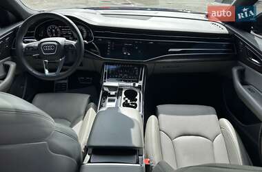 Внедорожник / Кроссовер Audi Q8 2018 в 