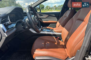 Внедорожник / Кроссовер Audi Q8 2018 в 