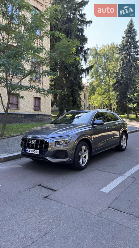 Внедорожник / Кроссовер Audi Q8 2018 в 