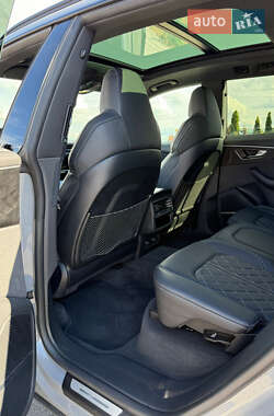 Внедорожник / Кроссовер Audi Q8 2023 в Хусте