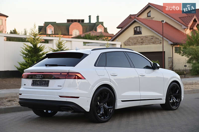 Позашляховик / Кросовер Audi Q8 2025 в Львові