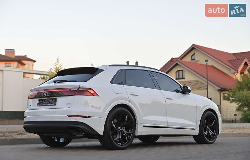 Позашляховик / Кросовер Audi Q8 2025 в Львові