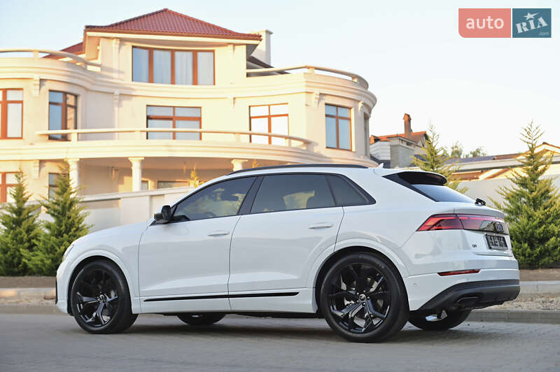 Позашляховик / Кросовер Audi Q8 2025 в Львові