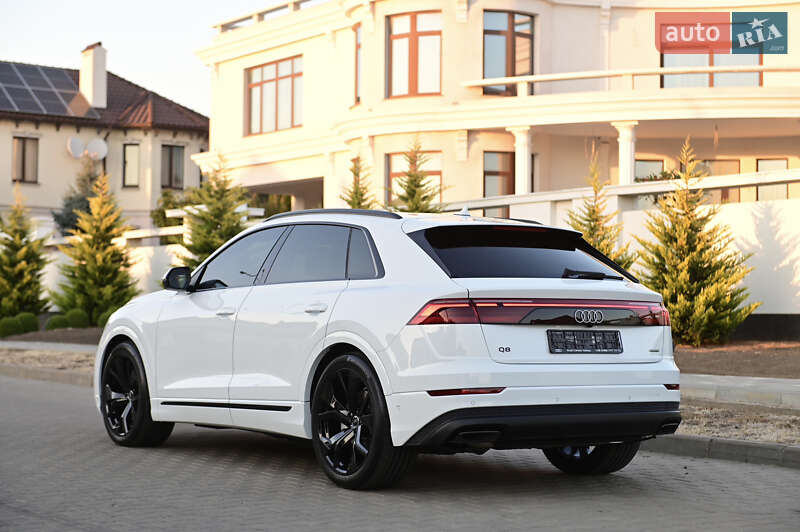 Позашляховик / Кросовер Audi Q8 2025 в Львові