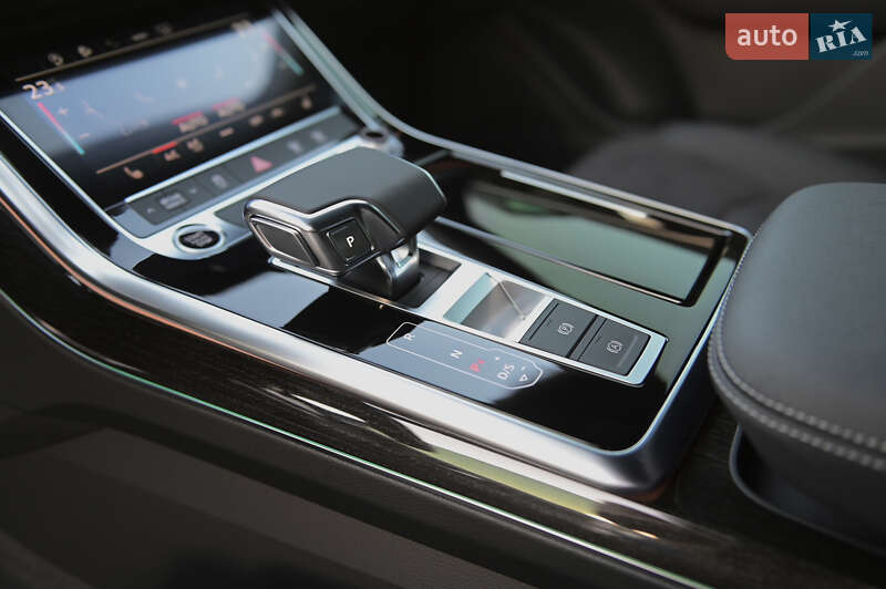 Позашляховик / Кросовер Audi Q8 2025 в Львові