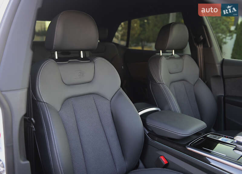 Позашляховик / Кросовер Audi Q8 2025 в Львові