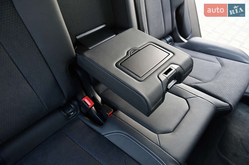 Позашляховик / Кросовер Audi Q8 2025 в Львові