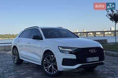 Внедорожник / Кроссовер Audi Q8 2019 в 