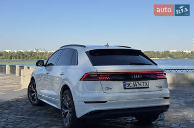 Внедорожник / Кроссовер Audi Q8 2019 в 