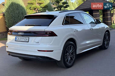 Внедорожник / Кроссовер Audi Q8 2021 в 