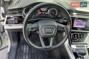 Внедорожник / Кроссовер Audi Q8 2018 в Ужгороде
