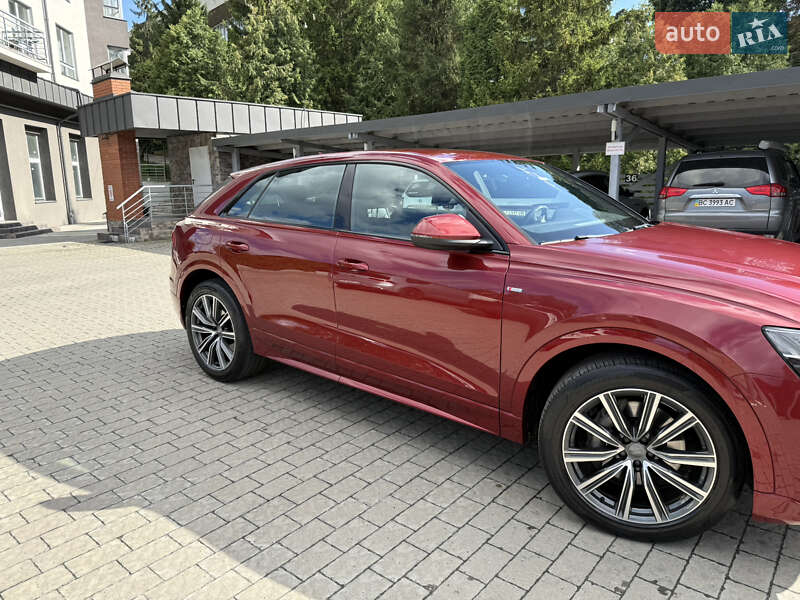 Позашляховик / Кросовер Audi Q8 2020 в Львові
