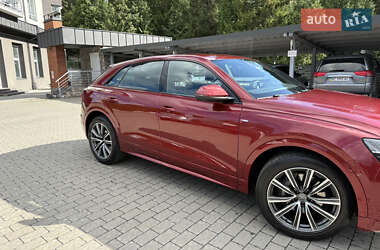 Позашляховик / Кросовер Audi Q8 2020 в 