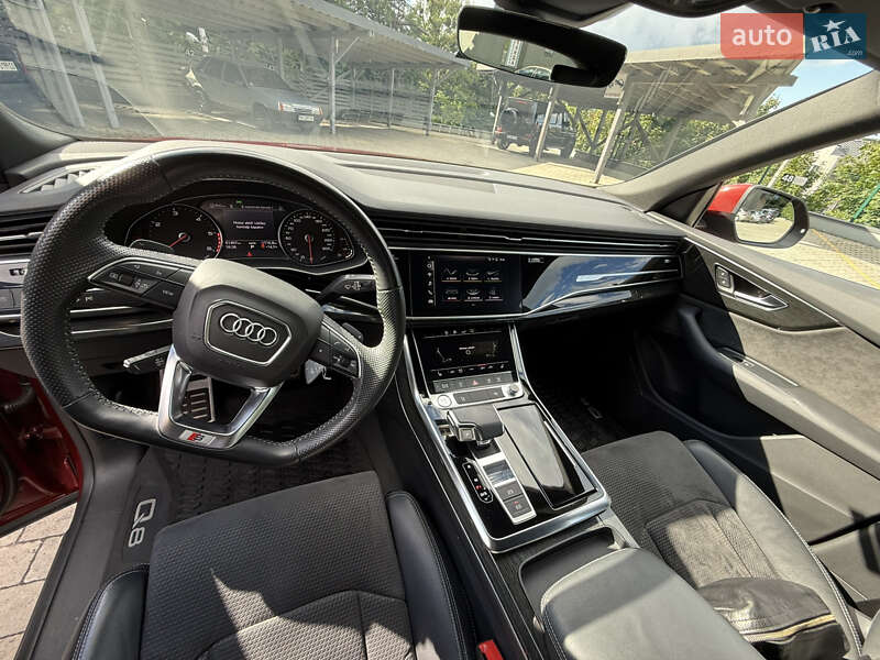 Позашляховик / Кросовер Audi Q8 2020 в Львові