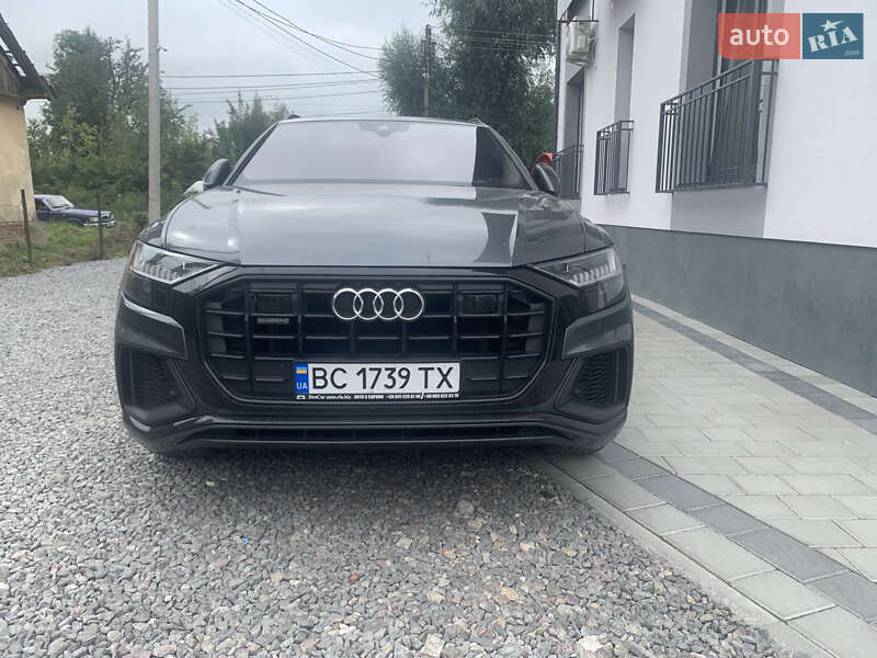 Внедорожник / Кроссовер Audi Q8 2018 в 