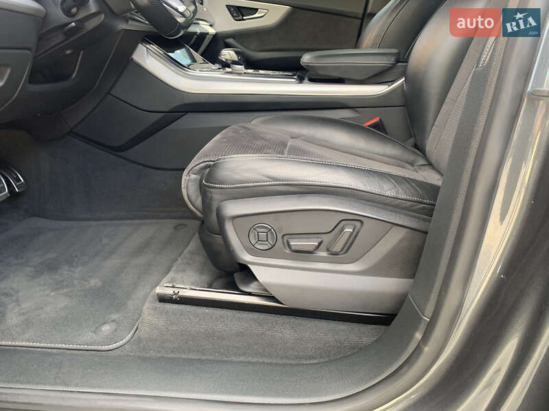 Внедорожник / Кроссовер Audi Q8 2018 в Дрогобыче