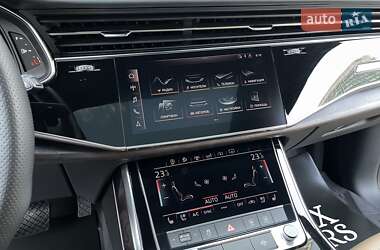 Внедорожник / Кроссовер Audi Q8 2018 в 