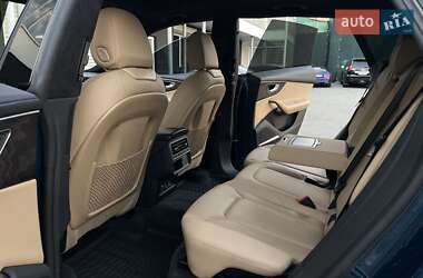 Внедорожник / Кроссовер Audi Q8 2018 в 