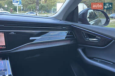 Позашляховик / Кросовер Audi Q8 2018 в  фото 32 Позашляховик / Кросовер Audi Q8 2018 в