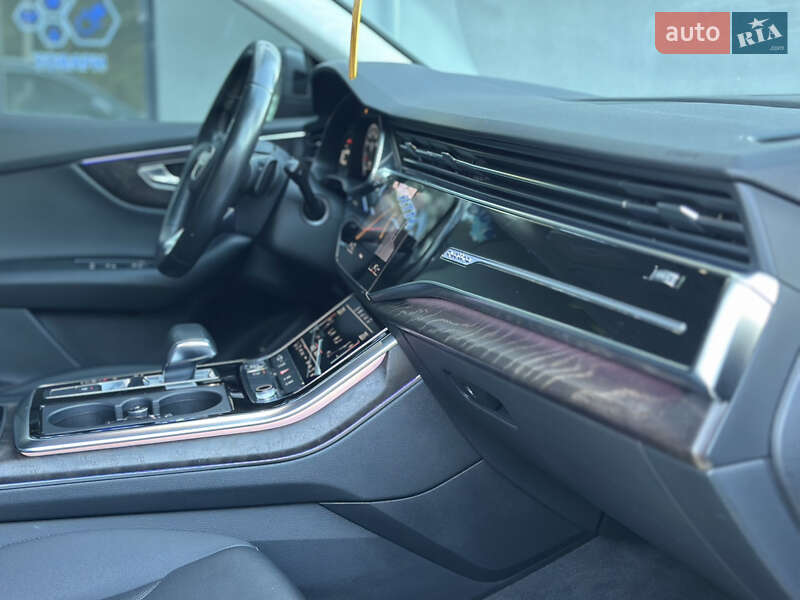 Внедорожник / Кроссовер Audi Q8 2018 в Львове