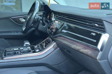 Позашляховик / Кросовер Audi Q8 2018 в  фото 36 Позашляховик / Кросовер Audi Q8 2018 в