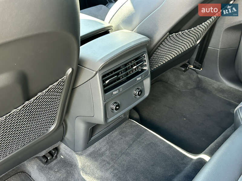 Внедорожник / Кроссовер Audi Q8 2019 в Одессе