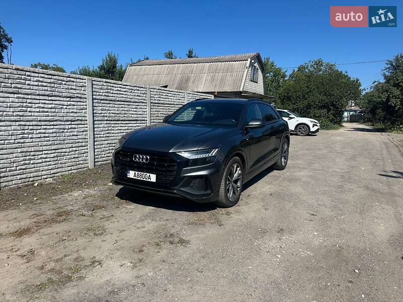 Внедорожник / Кроссовер Audi Q8 2021 в Киеве